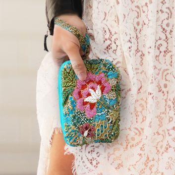 ビーズ刺繍バティックポーチ、プラナカン雑貨、シンガポールギフト